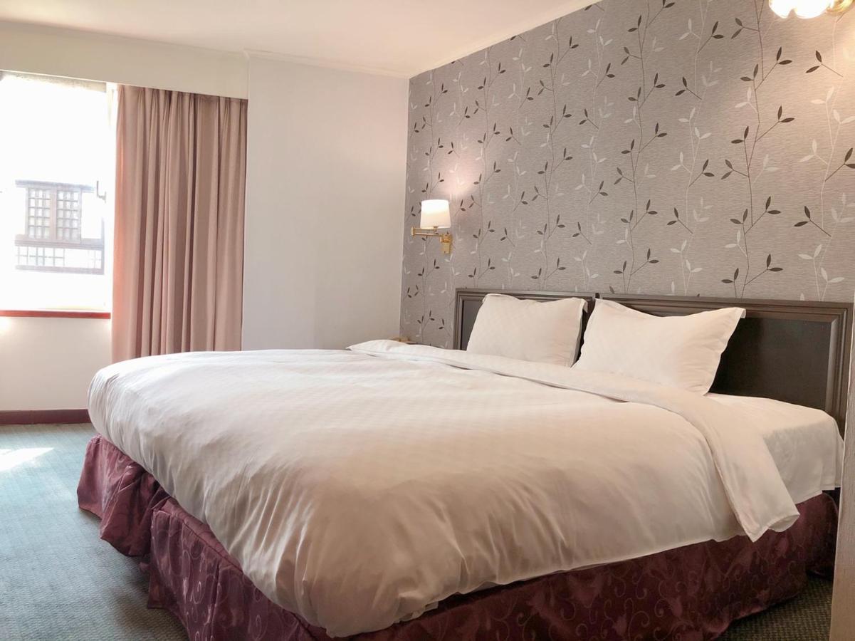 Moonlight Hotel Kota Hsinchu Bagian luar foto